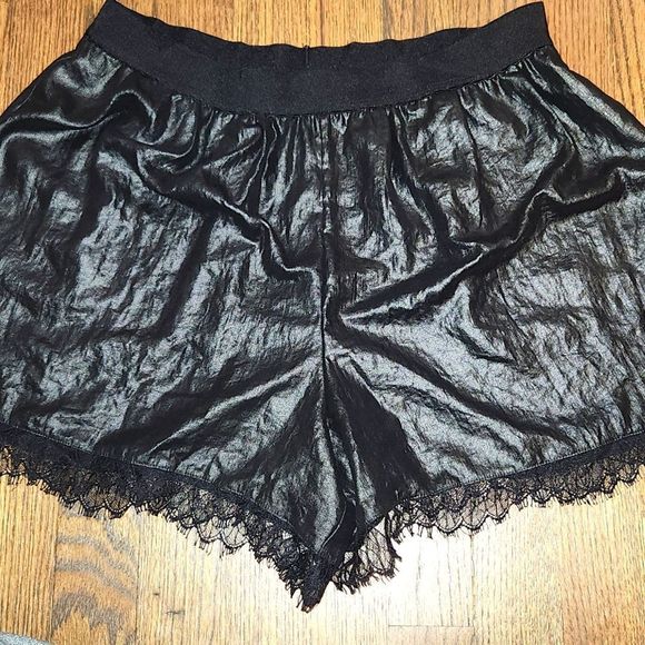 BCBGMAXAZRIA size S black silk like shorts - Picture 3 of 4